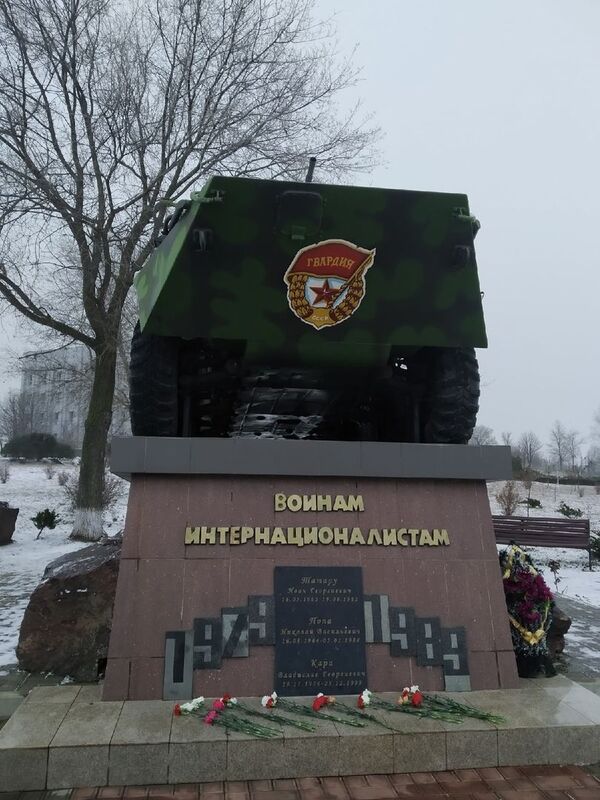 День Героев Отечества: в Тараклии почтили память земляка День Героев Отечества: в Тараклии почтили память земляка - Sputnik Молдова