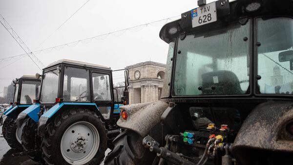 Фермеры анонсировали массовый протест: собираются приехать в Кишинев на тракторах - Sputnik Молдова