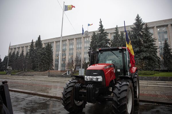 Протест аграриев в Кишиневе у правительства - Sputnik Moldova