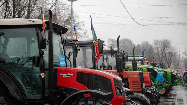 Tractoare în Chișinău, protest organizat de agricultori, imagine din arhivă - Sputnik Moldova