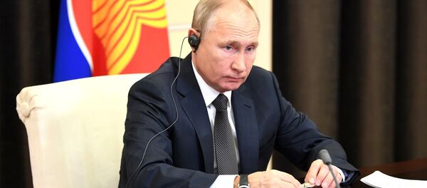 Владимир Путин в режиме видеоконференции выступил на пленарном заседании 15-го Восточноазиатского саммита. Владимир Путин в режиме видеоконференции выступил на пленарном заседании 15-го Восточноазиатского саммита. - Sputnik Moldova-România