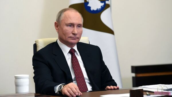 ЕАЭС может стать мощным полюсом многополярного мира - Путин - Sputnik Молдова