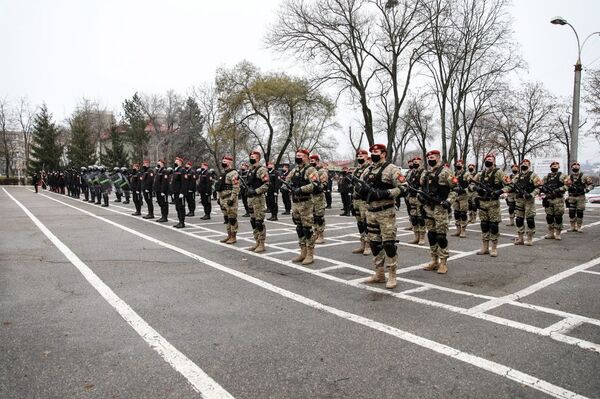 Службу несут достойно: войскам карабинеров – 29 лет Службу несут достойно: войскам карабинеров – 29 лет - Sputnik Молдова