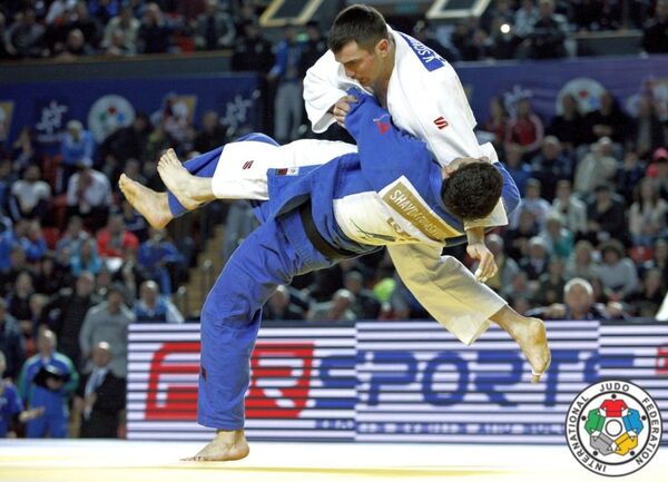 Правда в баррелях: как один дзюдоист сборную Молдовы на Арабские Эмираты променял - Sputnik Молдова