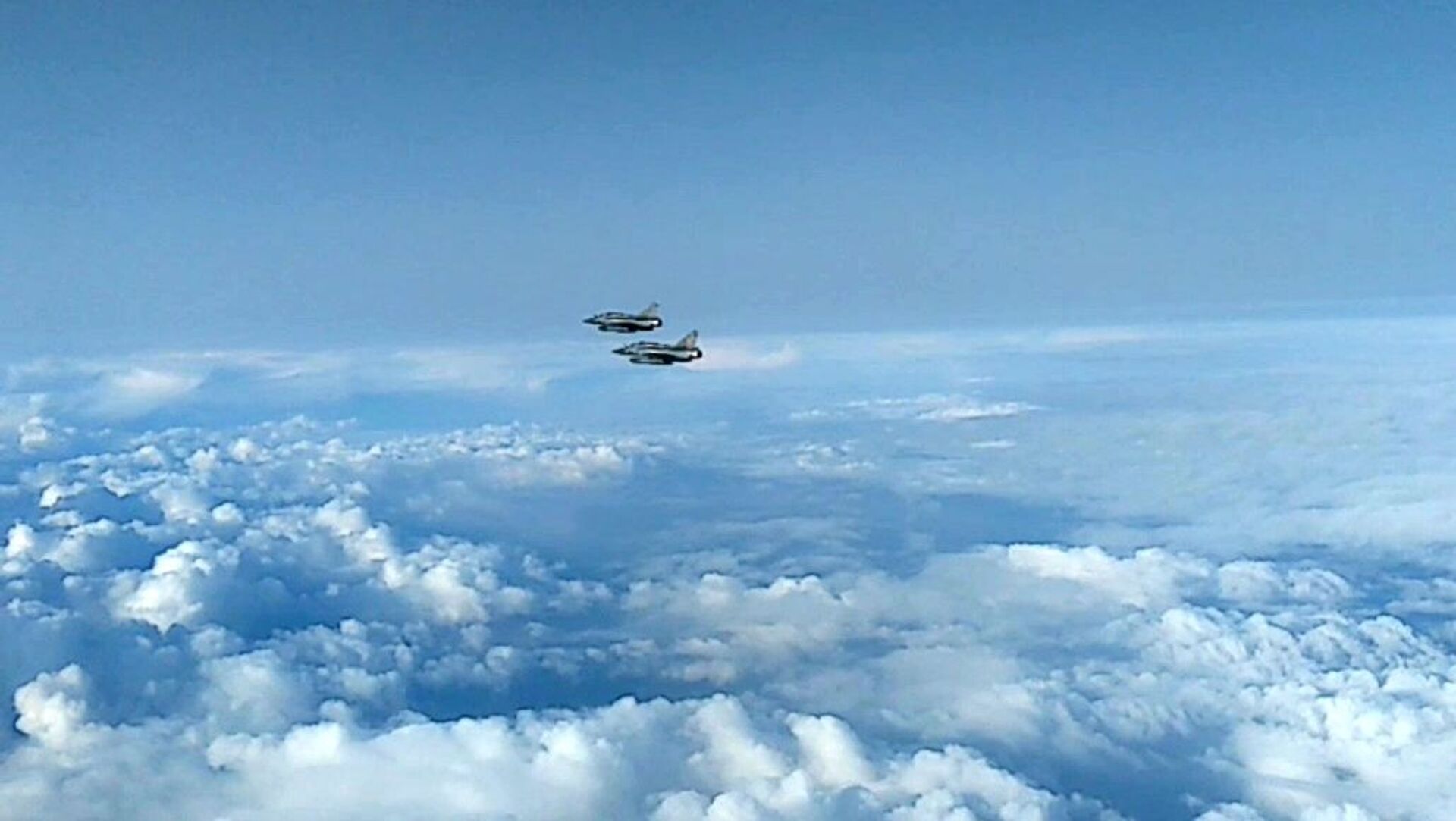 Российский Су-27 перехватил два самолета ВВС Франции в акватории Чёрного моря - Sputnik Молдова, 1920, 02.03.2021