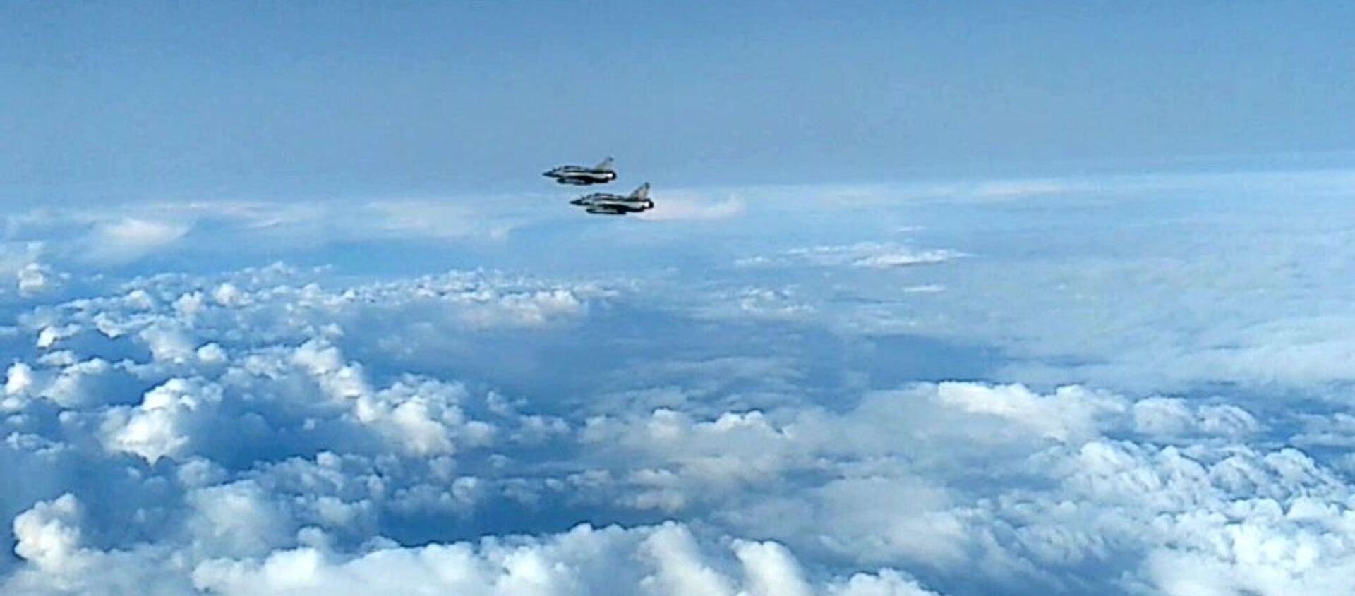 Российский Су-27 перехватил два самолета ВВС Франции в акватории Чёрного моря - Sputnik Молдова, 1920, 02.03.2021