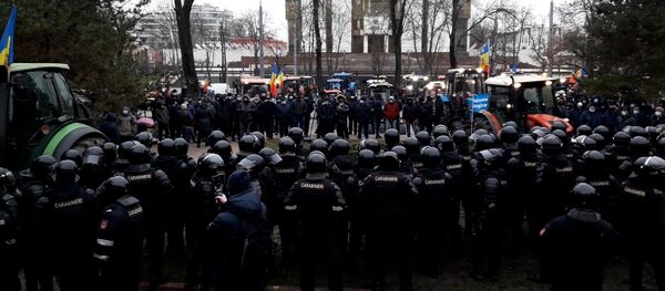 Тракторы у парламента — как прошел второй день фермерских протестов - Sputnik Молдова