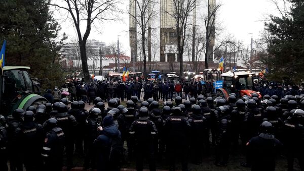 Тракторы у парламента — как прошел второй день фермерских протестов - Sputnik Молдова