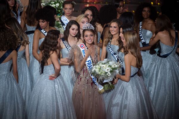 Aleasa Miss France 2021 din Normandia Amandine Petit - Sputnik Moldova-România
