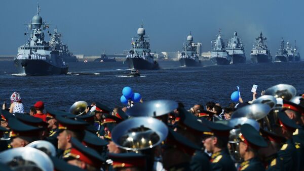 Корабли ВМФ России на  военно-морском параде - Sputnik Moldova