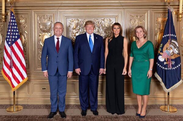 Igor Dodon cu Președintele SUA, Donald Trump, și primele doamne ale celor două țări - Sputnik Moldova-România