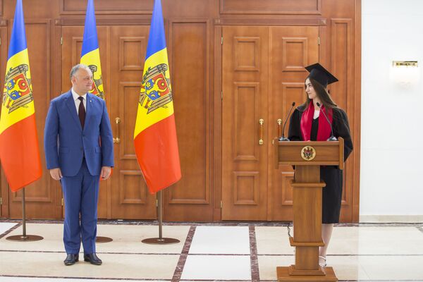 Cei mai buni 100 de absolvenți ai promoției 2019, premiați de Igor Dodon - Sputnik Moldova-România