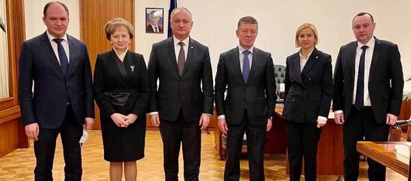 Встреча замглавы администрации президента РФ Дмитрия Козака с пятым президентом Молдовы Игорем Додоном, спикером Зинаидой Гречаной, вице-спикером Владом Бэтрынчей, башканом Гагаузии Ириной Влах и мэром Кишинева Ионом Чебаном - Sputnik Moldova
