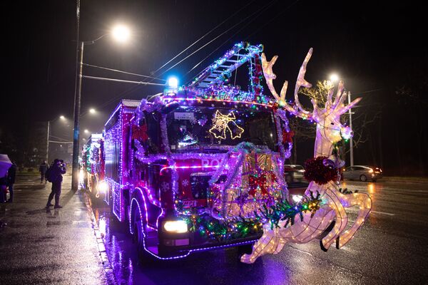 Рождественский караван пожарных - Sputnik Молдова
