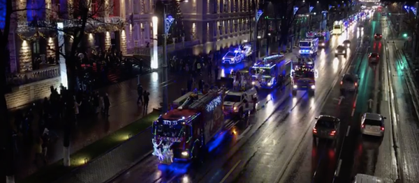 Caravana de Crăciun a Salvatorilor şi Pompierilor - Video - Sputnik Moldova-România