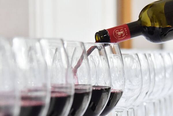 Определен алкогольный напиток, вызывающий самое сильное похмелье Определен алкогольный напиток, вызывающий самое сильное похмелье - Sputnik Молдова