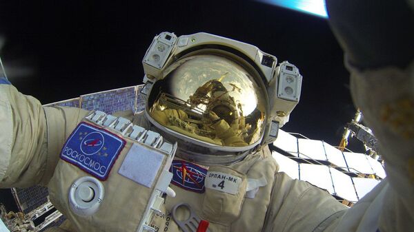 Выход в открытый космос российских космонавтов - Sputnik Moldova