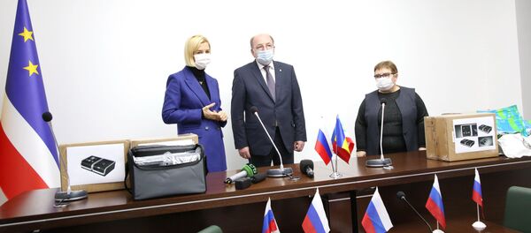 Стало доброй традицией: Посол России передал Гагаузии аппараты ИВЛ Стало доброй традицией: Посол России передал Гагаузии аппараты ИВЛ - Sputnik Молдова