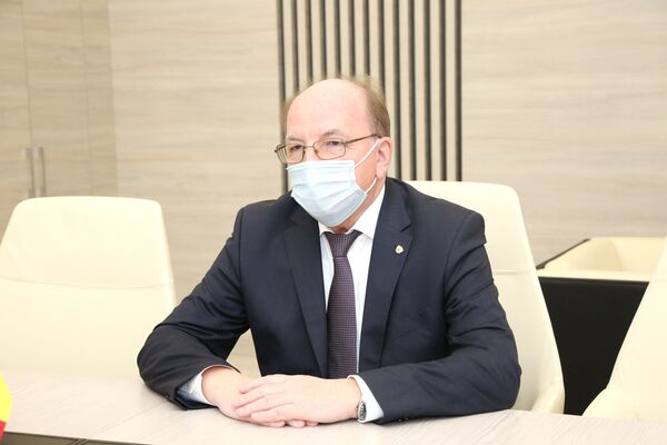 „A devenit o bună tradiție”: Ambasadorul rus a donat ventilatoare Găgăuziei „A devenit o bună tradiție”: Ambasadorul rus a donat ventilatoare Găgăuziei - Sputnik Moldova
