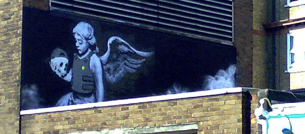 Одно из граффити Бэнкси Ozone's Angel в Лондоне Одно из граффити Бэнкси Ozone's Angel в Лондоне - Sputnik Молдова