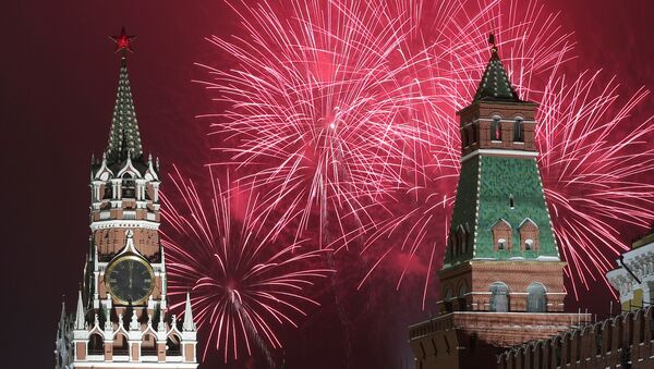 Салют во время празднования нового, 2021 года в Москве - Sputnik Молдова