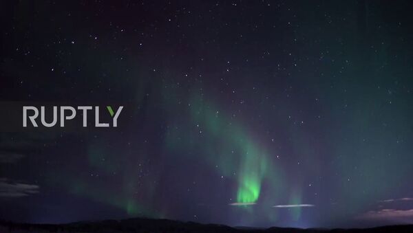 VIDEO: Aurora Boreală luminează cerul în regiunea rusă Murmansk - Sputnik Moldova