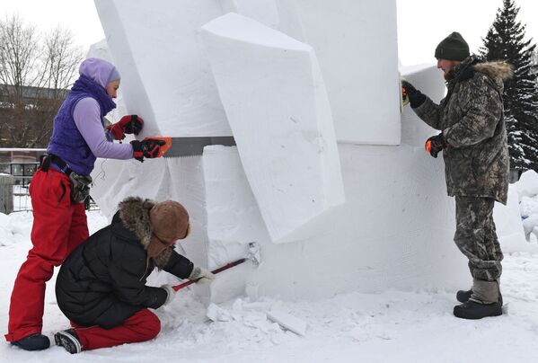 ХXI Сибирский фестиваль снежной скульптуры в Новосибирске - Sputnik Молдова