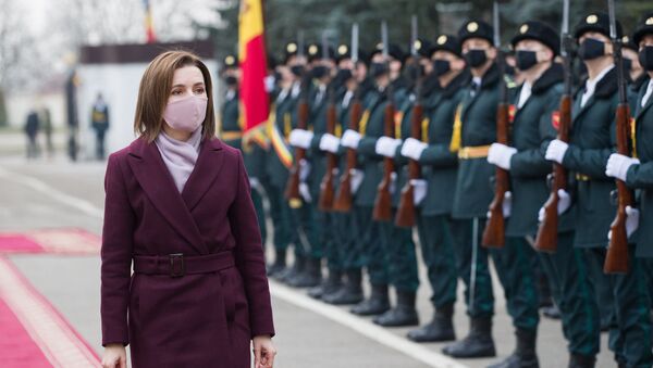  Maia Sandu i-a petrecut pe soldații ce pleacă în Kosovo - Sputnik Moldova