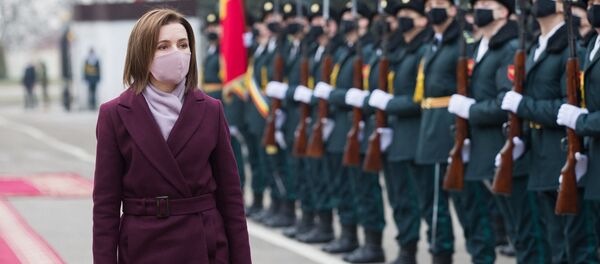  Maia Sandu i-a petrecut pe soldații ce pleacă în Kosovo - Sputnik Moldova