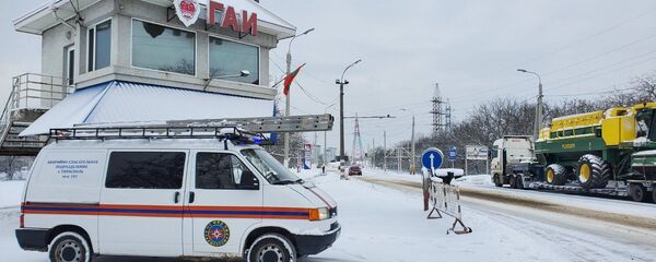  Приднестровье занесло снегом. Гололедица на дорогах - причина многих аварий - Sputnik Молдова