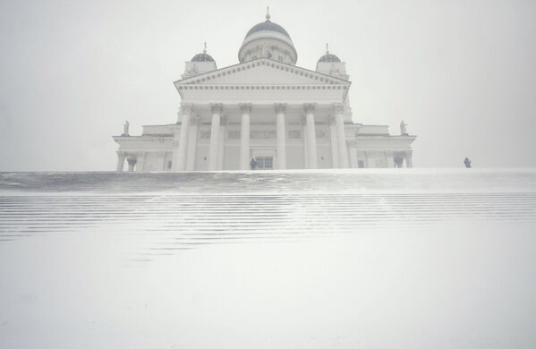 Кафедральный собор Хельсинки во время снежной бури - Sputnik Молдова