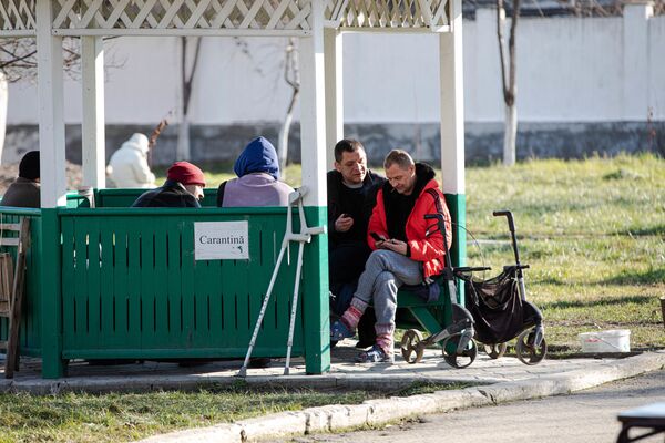 Boschetari la centrul pentru găzduire a oamenilor fără adăpost - Sputnik Moldova