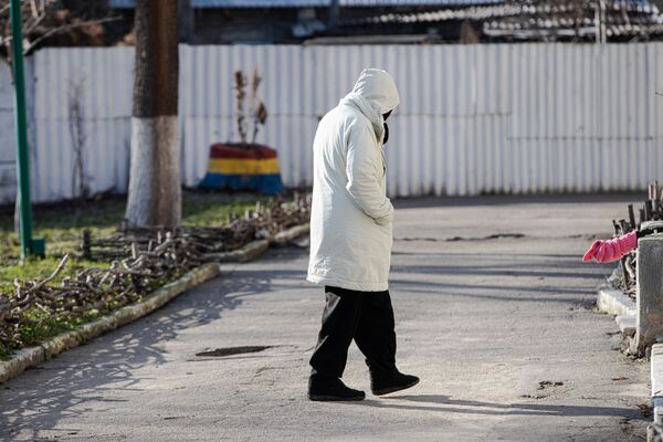Video: Niciodată nu știi unde poți ajunge – ce fac oamenii străzii când vine gerul Video: Niciodată nu știi unde poți ajunge – ce fac oamenii străzii când vine gerul - Sputnik Moldova