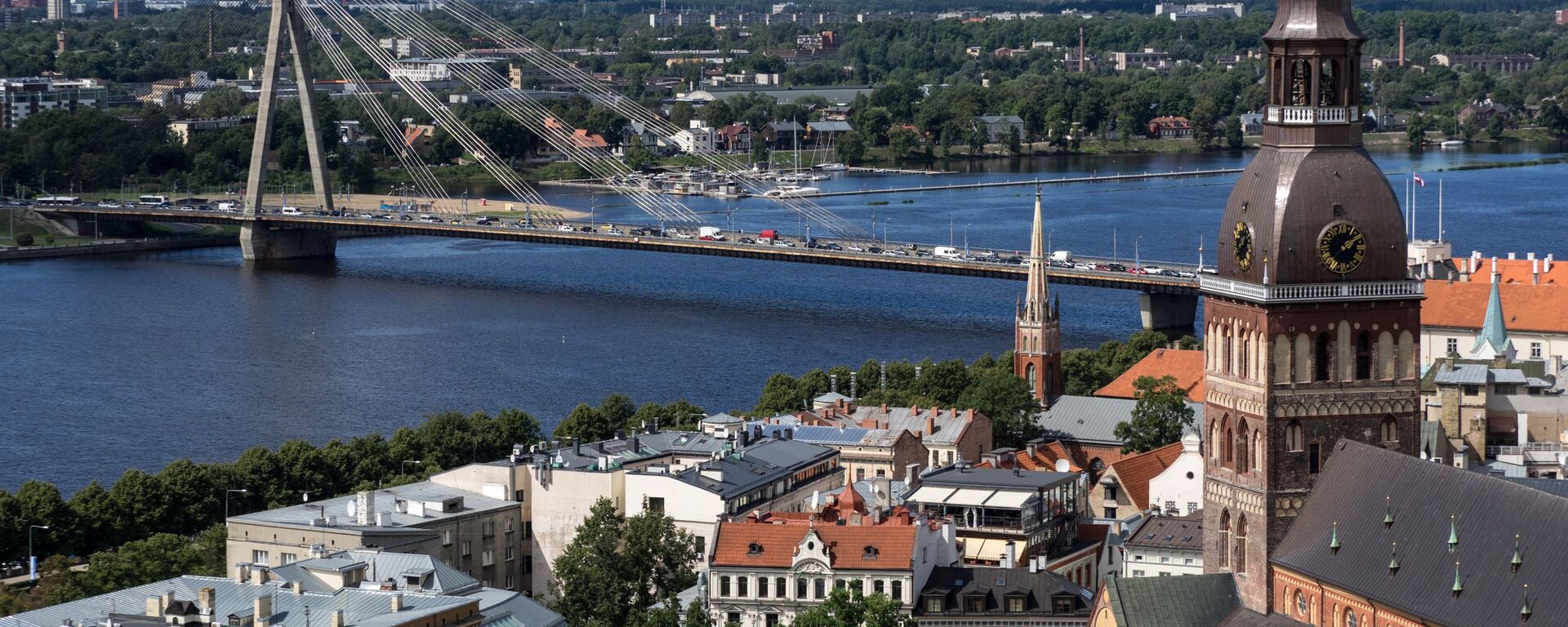 Мост через реку Даугаву в Риге в Латвии. - Sputnik Moldova, 1920, 14.01.2021