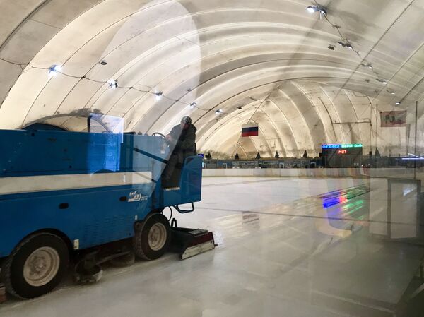 Искусство заливать каток: история приднестровского ледовара - Sputnik Молдова