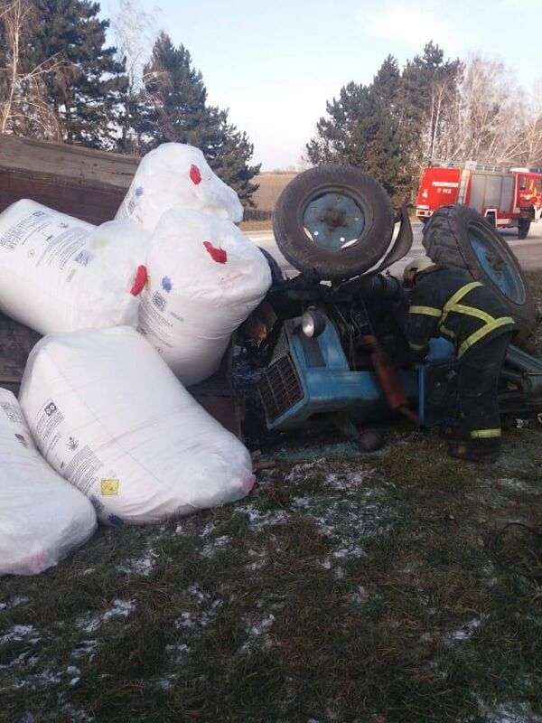 Foto: Un bărbat a fost descarcerat de salvatori – cum s-a produs accidentul Foto: Un bărbat a fost descarcerat de salvatori – cum s-a produs accidentul - Sputnik Moldova