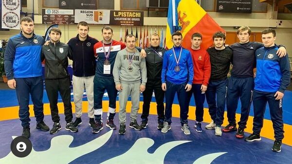 Медалисты сборной РМ по вольной борьбе - Sputnik Moldova