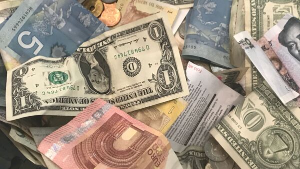 доллары США и другие мировые валюты - Sputnik Молдова
