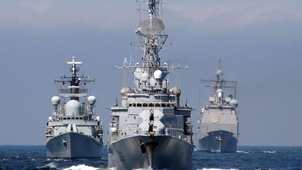Exerciții navale internaționale „Frucus-2012” cu participarea navelor maritime ale Federației Ruse - Sputnik Moldova-România