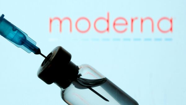 Иллюстрационное фото вакцины от Covid19 с логотипом Moderna - Sputnik Moldova