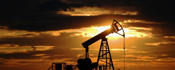Работа нефтяных станков - качалок - Sputnik Moldova