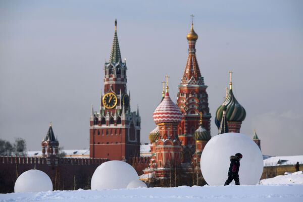Покровский собор и Спасская башня Кремля - Sputnik Молдова
