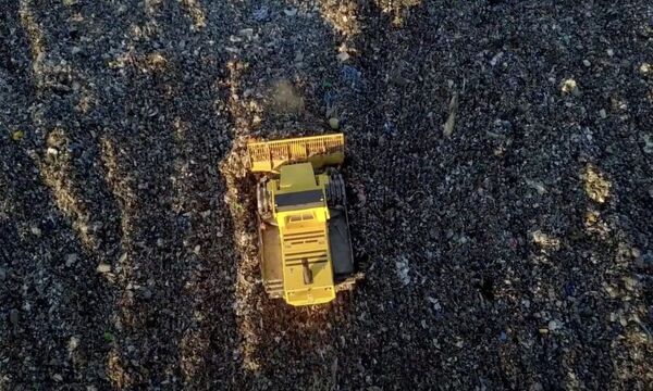 Foto: Primăria Chișinău a cumpărat un compactor de deșeuri Foto: Primăria Chișinău a cumpărat un compactor de deșeuri - Sputnik Moldova