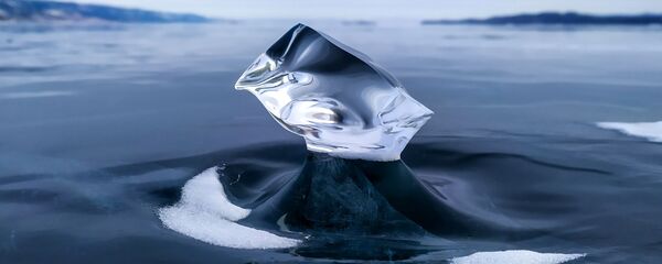 Лед на озере Байкал Лед на озере Байкал - Sputnik Молдова