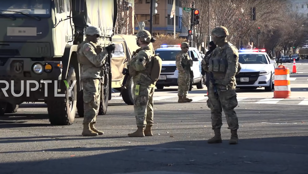 USA: Heavy National Guard and police presence in DC ahead of Bidens inauguration - Sputnik Moldova