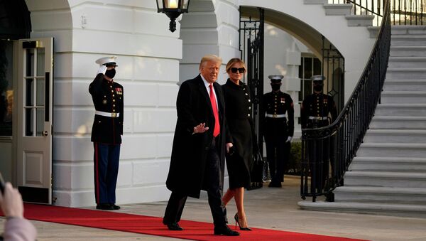 Президент США Дональд Трамп и его супруга Меланья покидают Белый дом - Sputnik Молдова