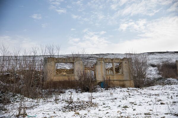 Casă ruinată în satul Rogojeni  - Sputnik Moldova