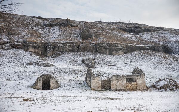 Bordei care se ruinează în satul Rogojeni, raionul Șoldănești - Sputnik Moldova