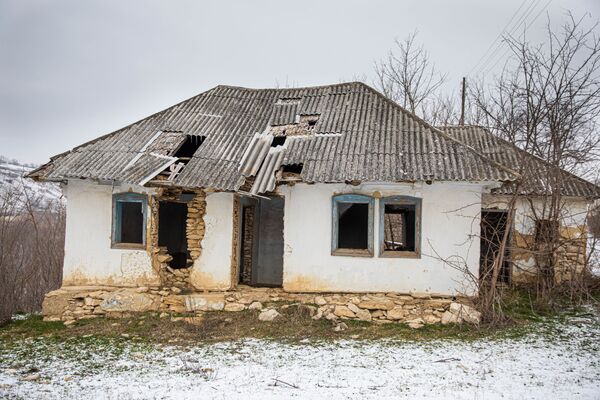 Casă bătrânească părăsită de proprietari  - Sputnik Moldova