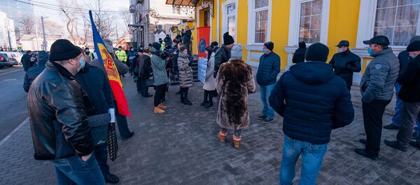 Протесты у здания Конституционного суда Молдовы, где рассматривают конституционность закона О функционировании языков - Sputnik Moldova